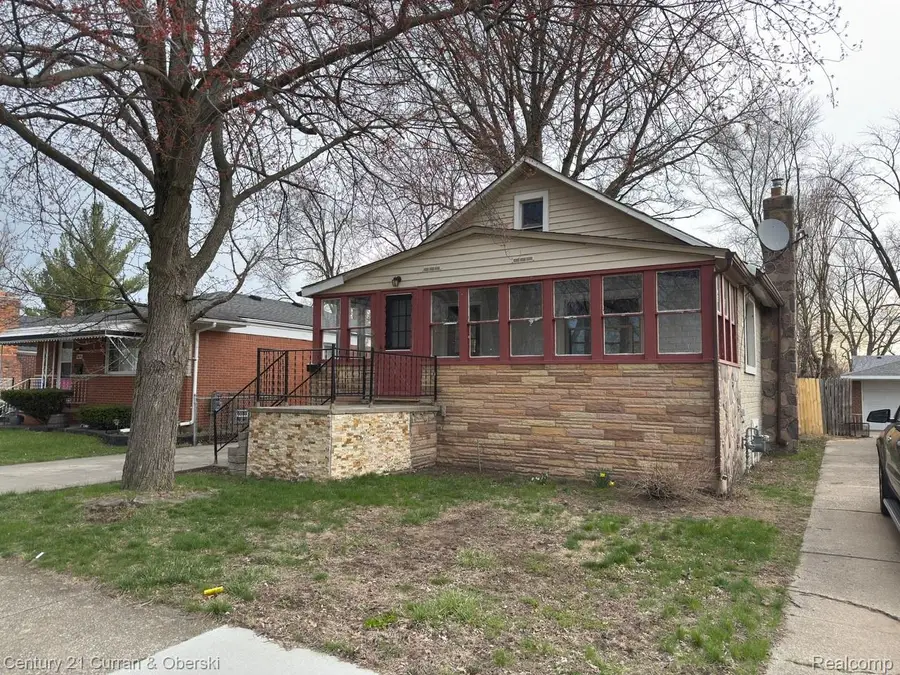 8644 Nightingale Street, Dearborn Heights, MI 48127 - #2