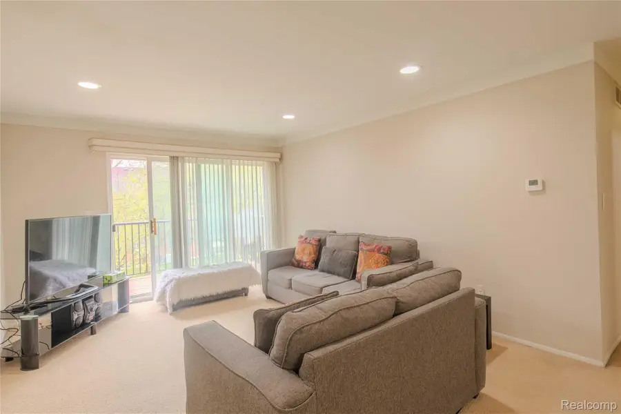 12025 Ina Drive #98, Sterling Heights, MI 48312 - #3