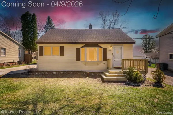 516 E Glass Road, Ortonville, MI 48462