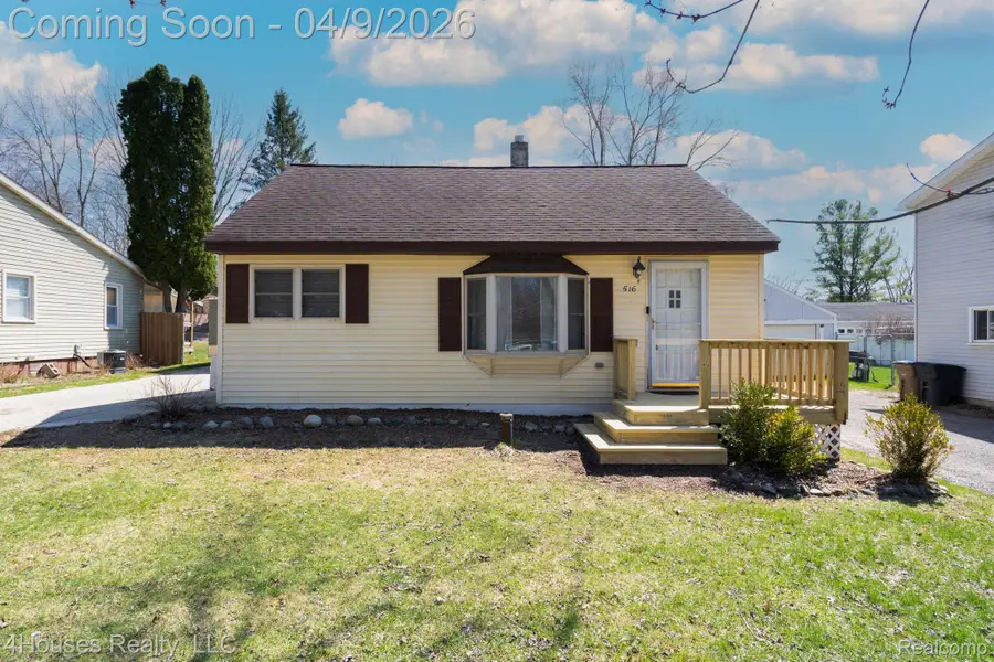 516 E Glass Road, Ortonville, MI 48462 - #2