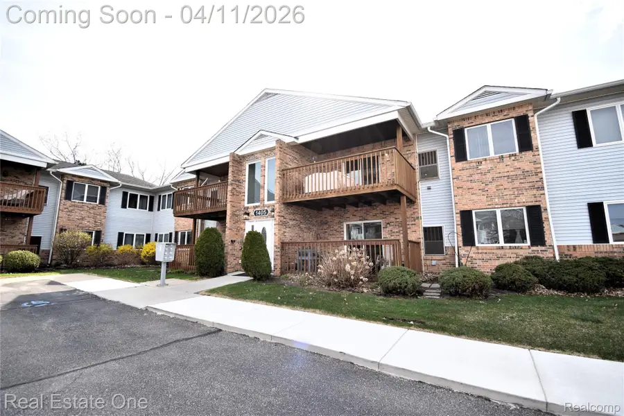 1405 Harbour Blvd Unit #147, Trenton, MI 48183 - #2