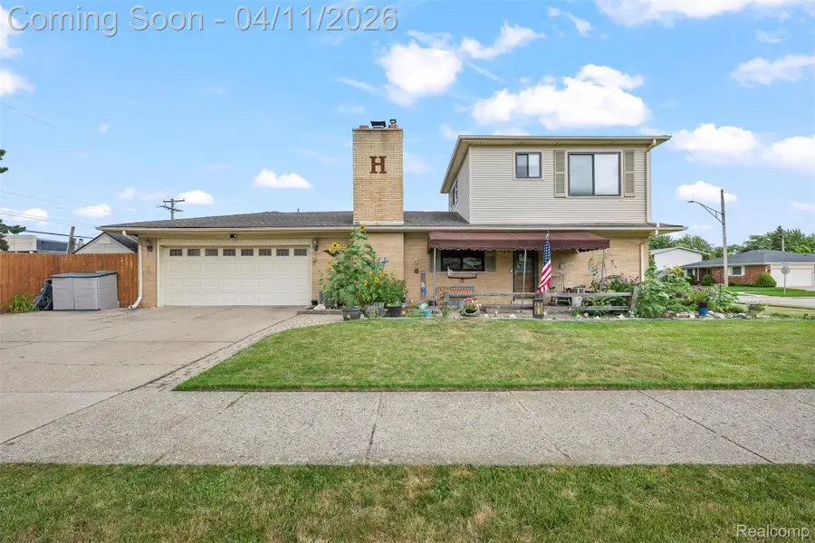 21301 Violet Street, Saint Clair Shores, MI 48082 - #2