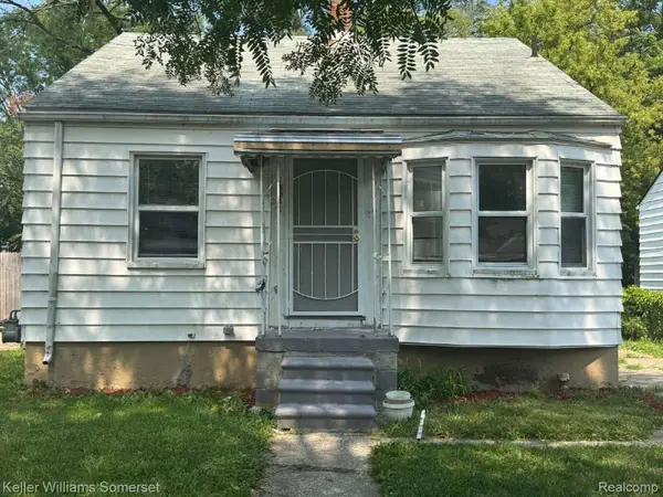18941 Elkhart Street, HarperWoods, MI 48225