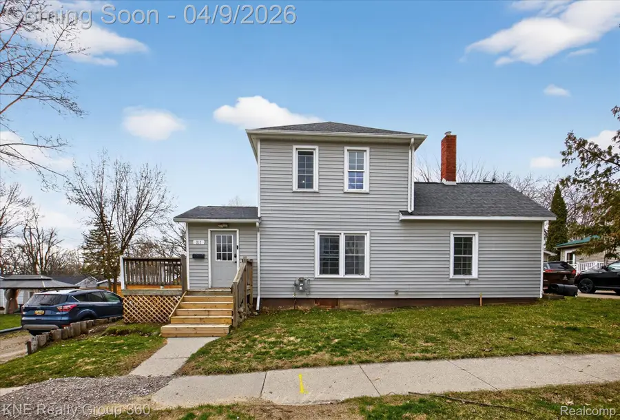 217 Maple Avenue, Alma, MI 48801 - #3