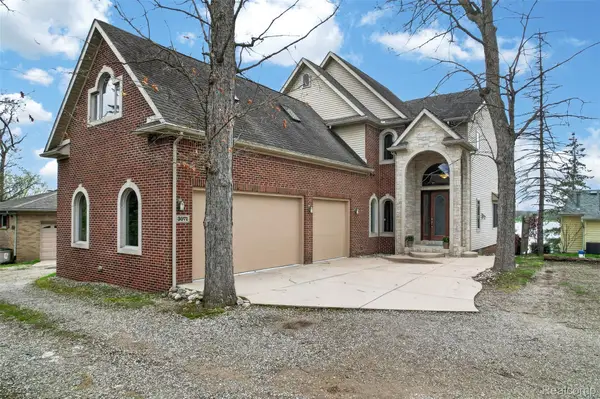 3071 School Lake Drive, Brighton, MI 48114