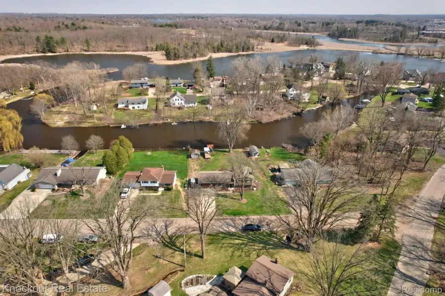 5936 Wellington Drive, Clarkston, MI 48346 - #3