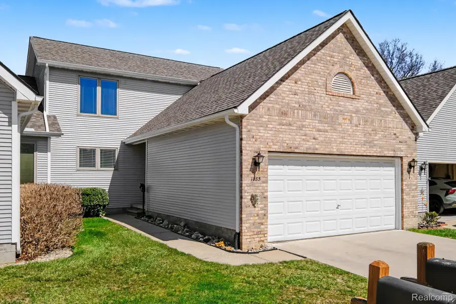 1085 Linda Dr, Davison, MI 48423 - #2