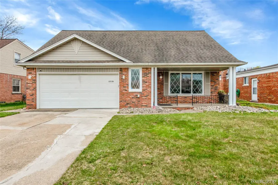 12136 Brougham Drive, Sterling Heights, MI 48312 - #2