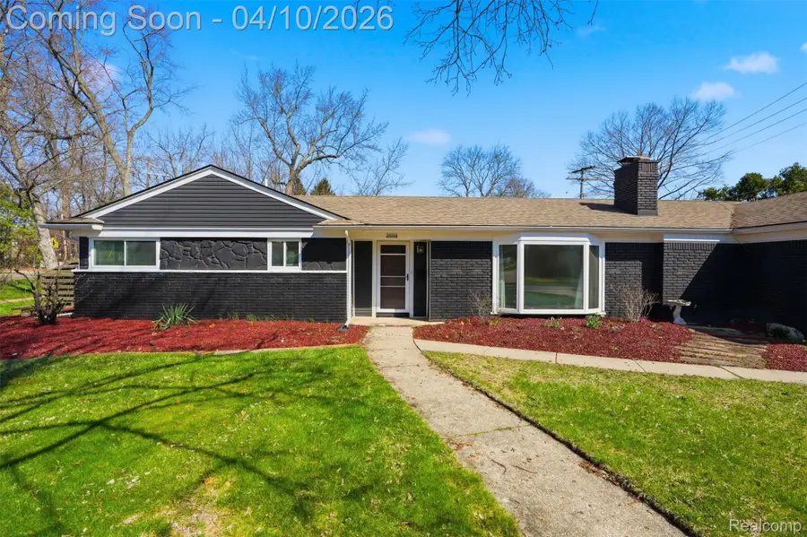 34164 Alta Loma Drive, Farmington, MI 48335 - #3