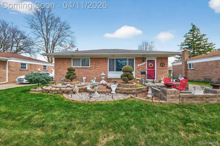 31344 Newport Drive, Warren, MI 48088 - #2