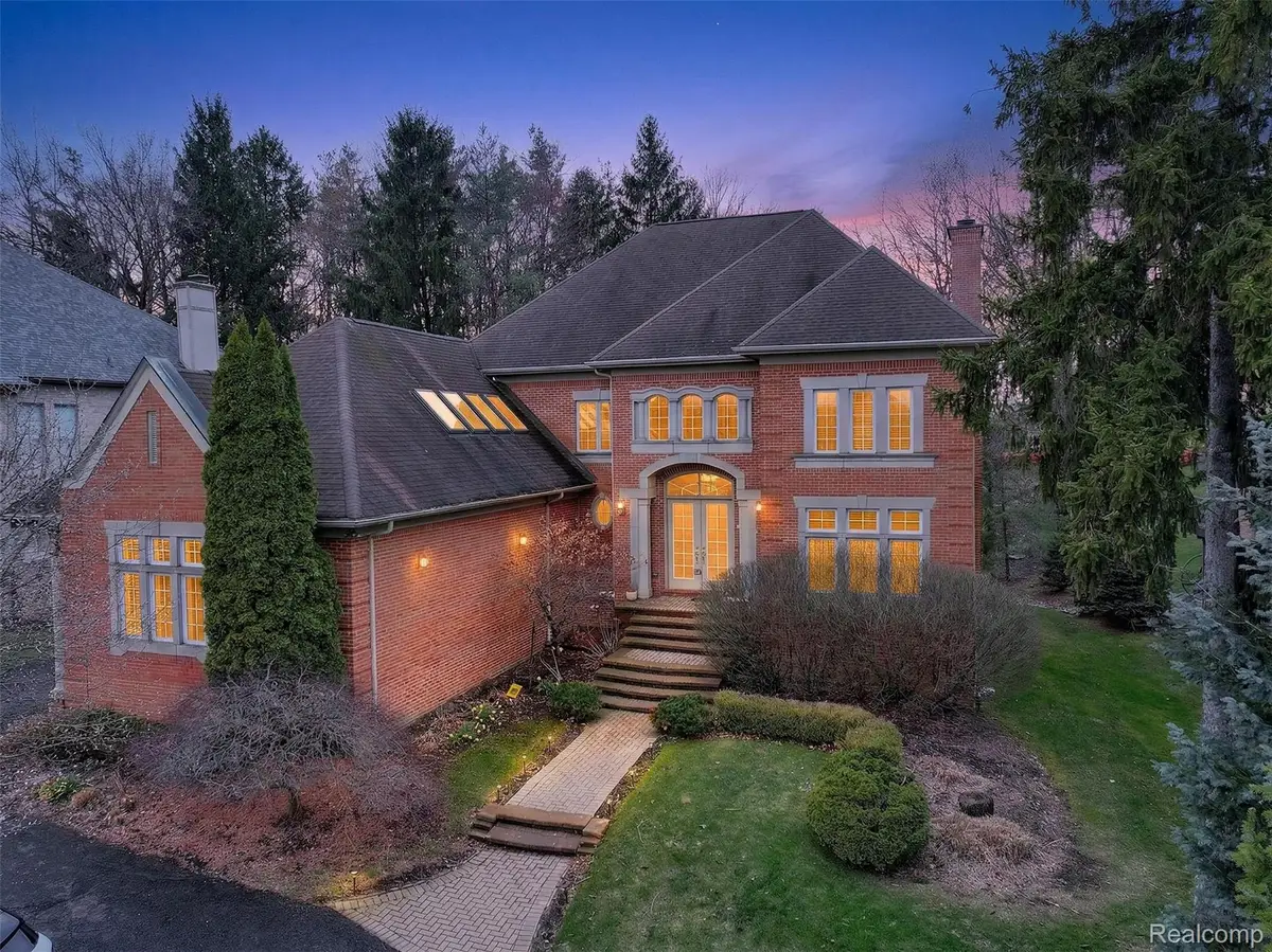 6620 Minnow Pond Drive, West Bloomfield, MI 48322 - #1