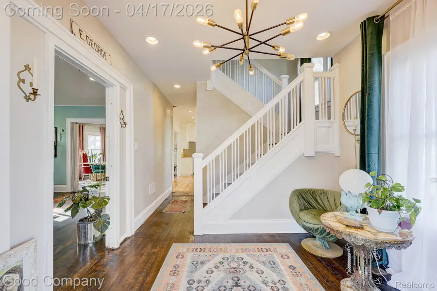 812 E George Avenue, Hazel Park, MI 48030 - #3