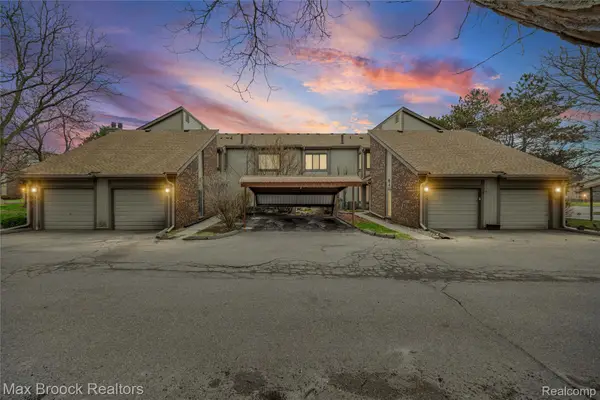 7443 Brynmawr Court, WestBloomfield, MI 48322