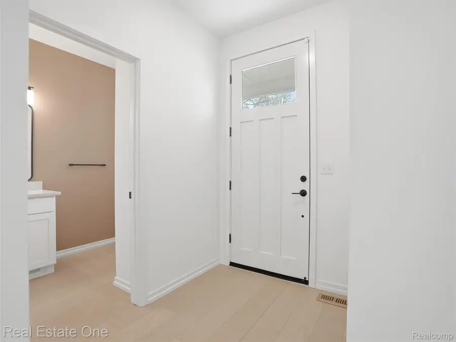 3351 Cummings Avenue, Royal Oak, MI 48073 - #2