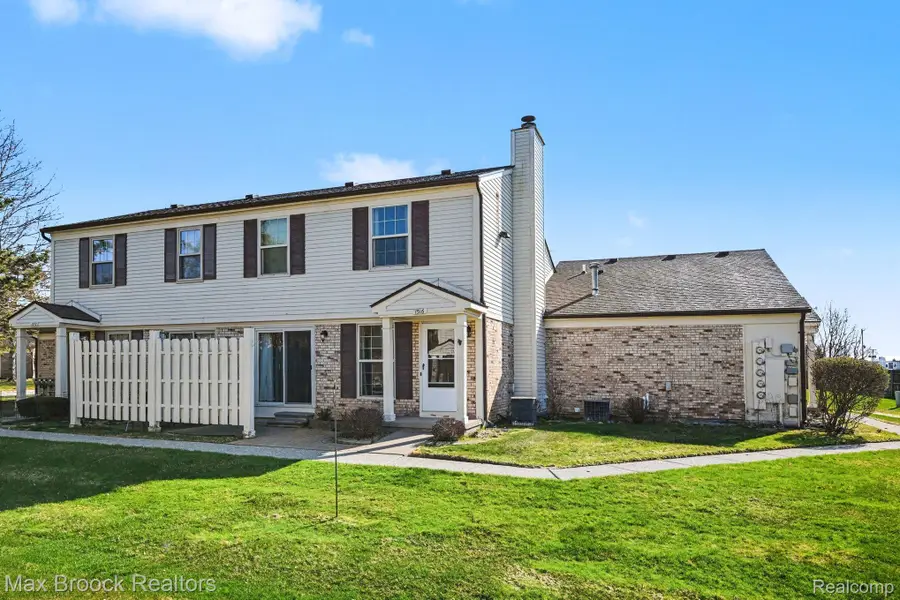1516 S Dover Hill S #23, Walled Lake, MI 48390 - #2