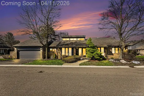 5950 Pinetree Drive, WestBloomfield, MI 48322