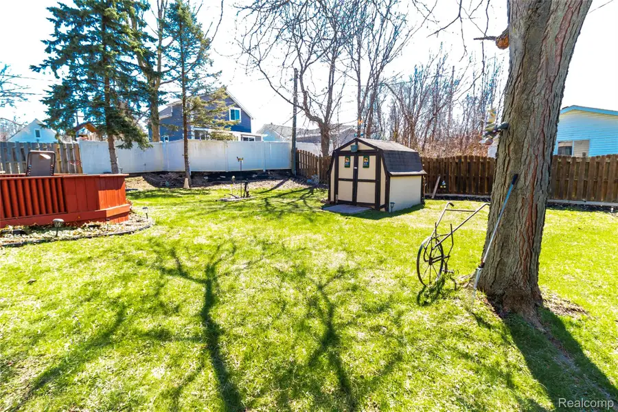 230 E Oregon Street, Lapeer, MI 48446 - #3