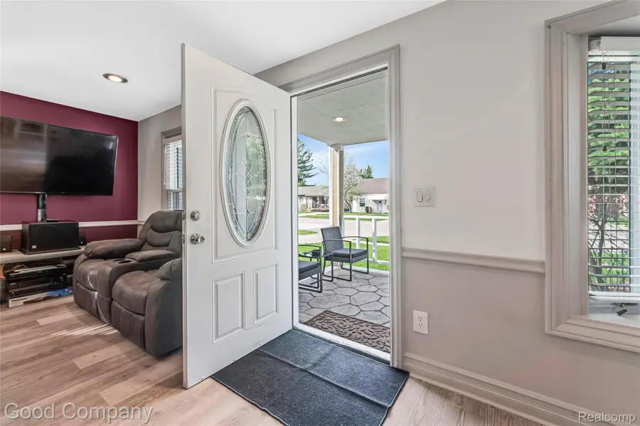 22000 Fresard Street, Saint Clair Shores, MI 48080 - #2