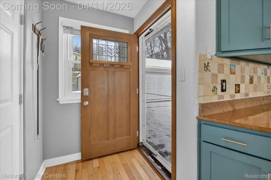 560 Black Oaks Trail, Howell, MI 48843 - #3