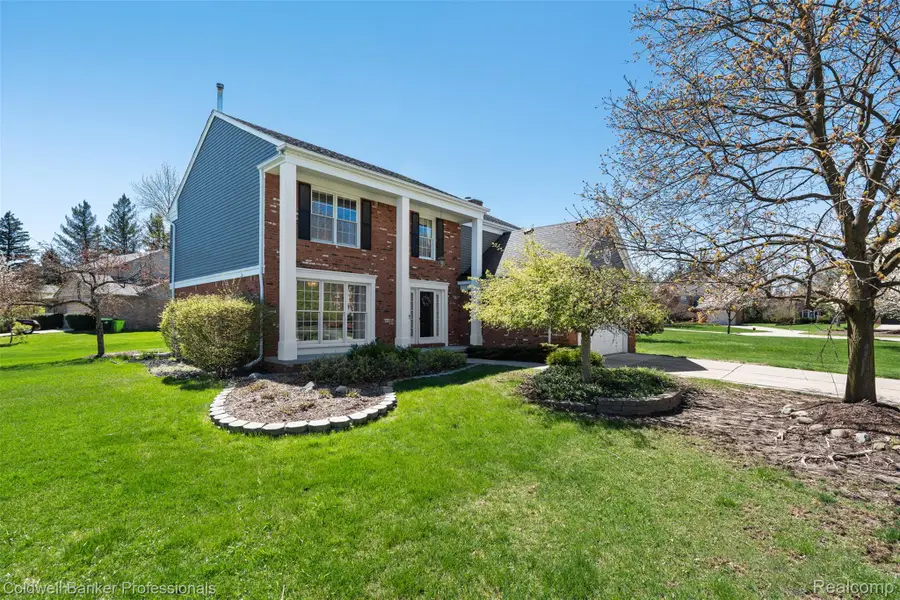 45075 Courtview Trail, Novi, MI 48375 - #2
