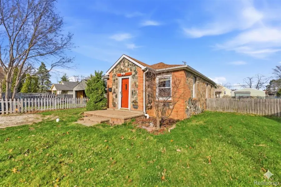 33524 Duncan, Fraser, MI 48026 - #2