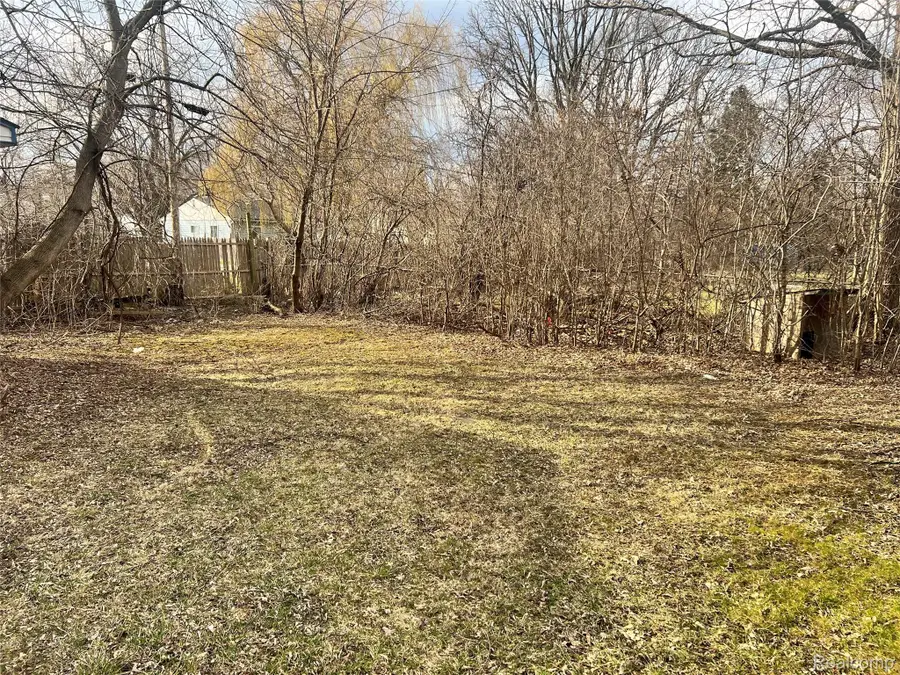 945 S 27th Street, Saginaw, MI 48601 - #2