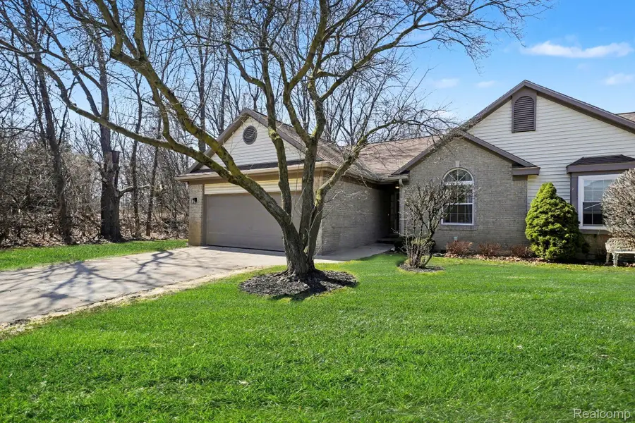 201 Whispering Hill, Commerce, MI 48390 - #3