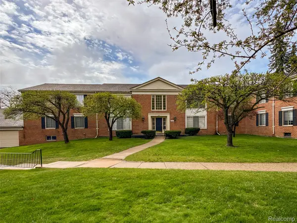 29676 Middlebelt Road #2202, FarmingtonHills, MI 48334