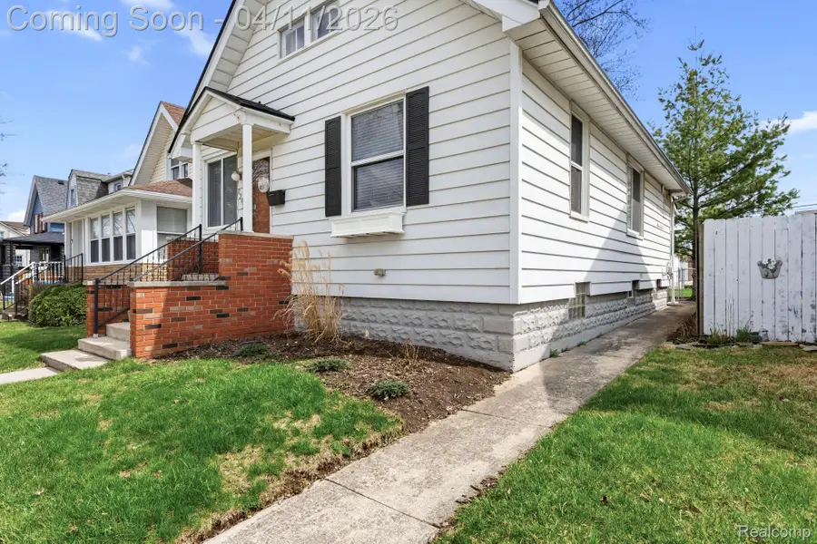 2343 3rd Street, Trenton, MI 48183 - #2