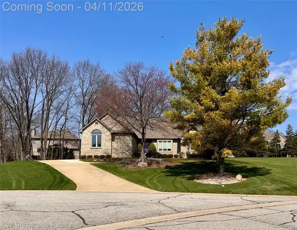 650 Plainfield Drive, WhiteLake, MI 48386