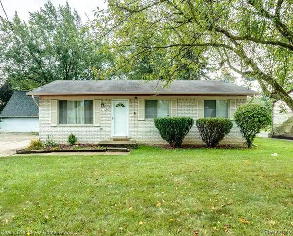 2448 Oakcrest Road, SterlingHeights, MI 48310
