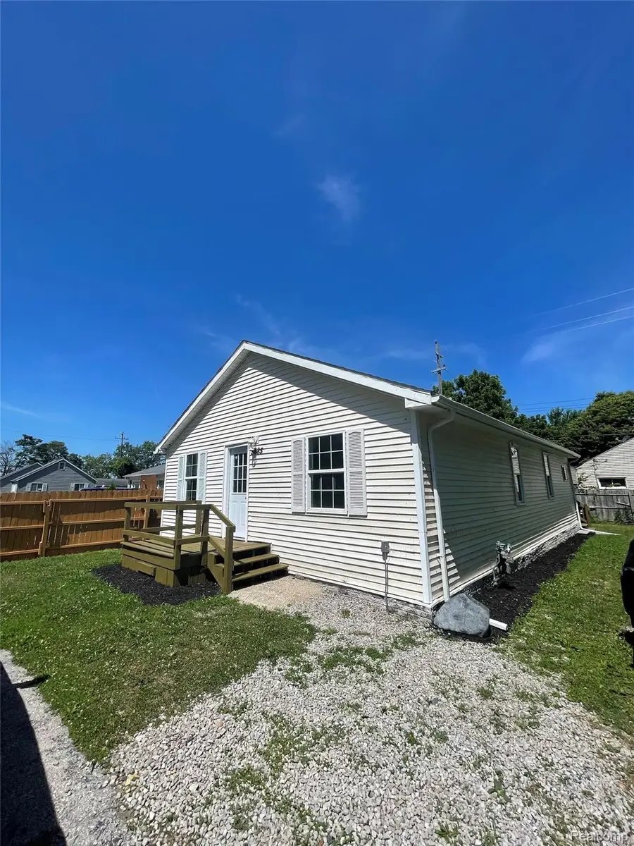 5685 Venice Road, Newport, MI 48166 - #2