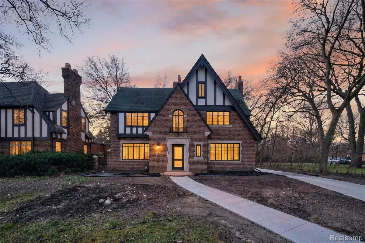 3261 Sherbourne Road, Detroit, MI 48221 - #1