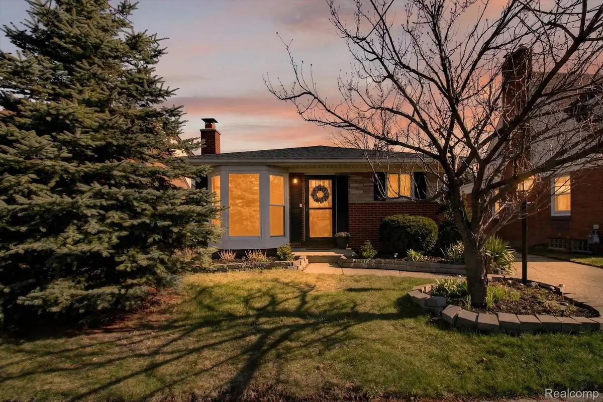 15720 Regina Avenue, Allen Park, MI 48101 - #1