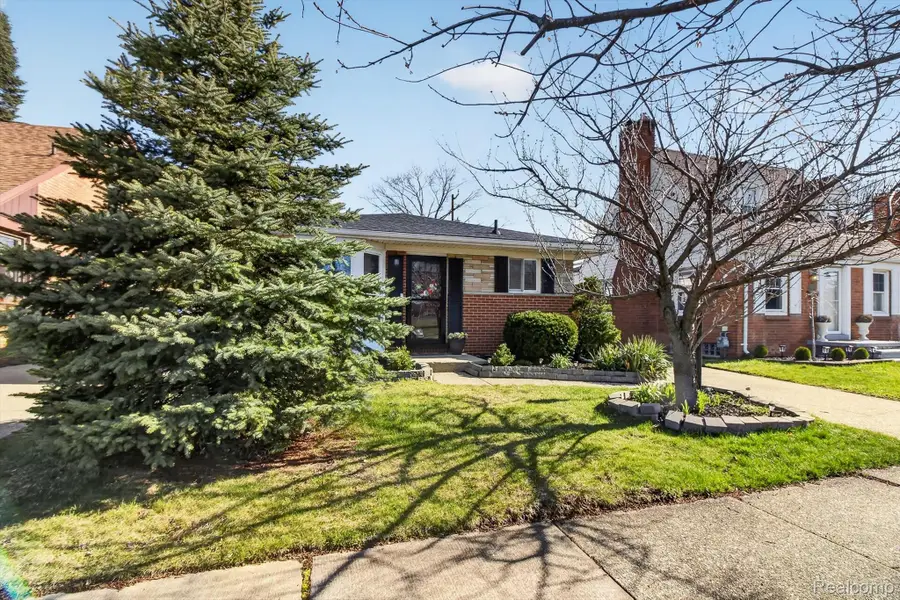 15720 Regina Avenue, Allen Park, MI 48101 - #2