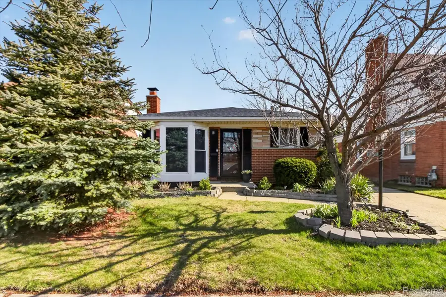 15720 Regina Avenue, Allen Park, MI 48101 - #3