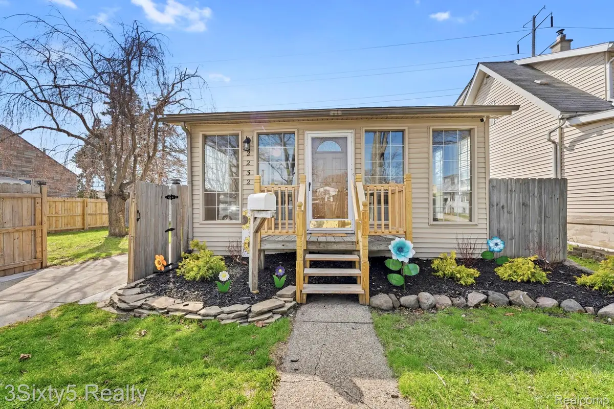 2232 9th Street, Wyandotte, MI 48192 - #1