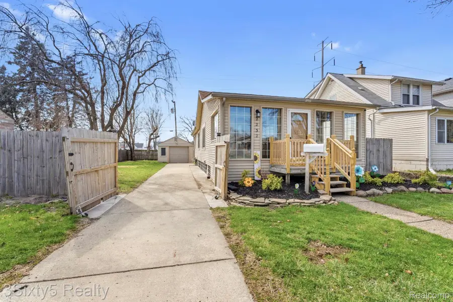 2232 9th Street, Wyandotte, MI 48192 - #2