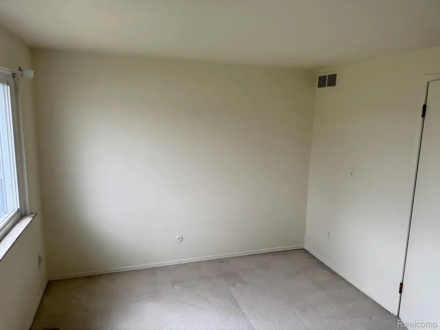 36646 Park Place Drive, Sterling Heights, MI 48310 - #3