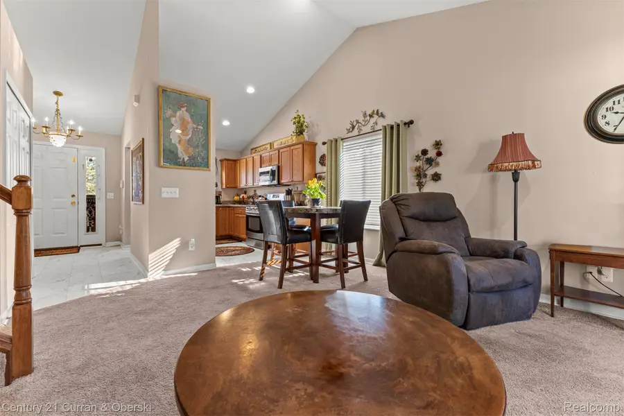 3633 Richmond St, Waterford, MI 48328 - #2