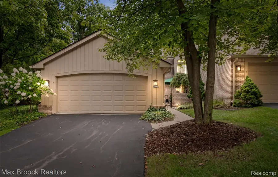 1276 Greenglen Court, Bloomfield, MI 48304 - #2
