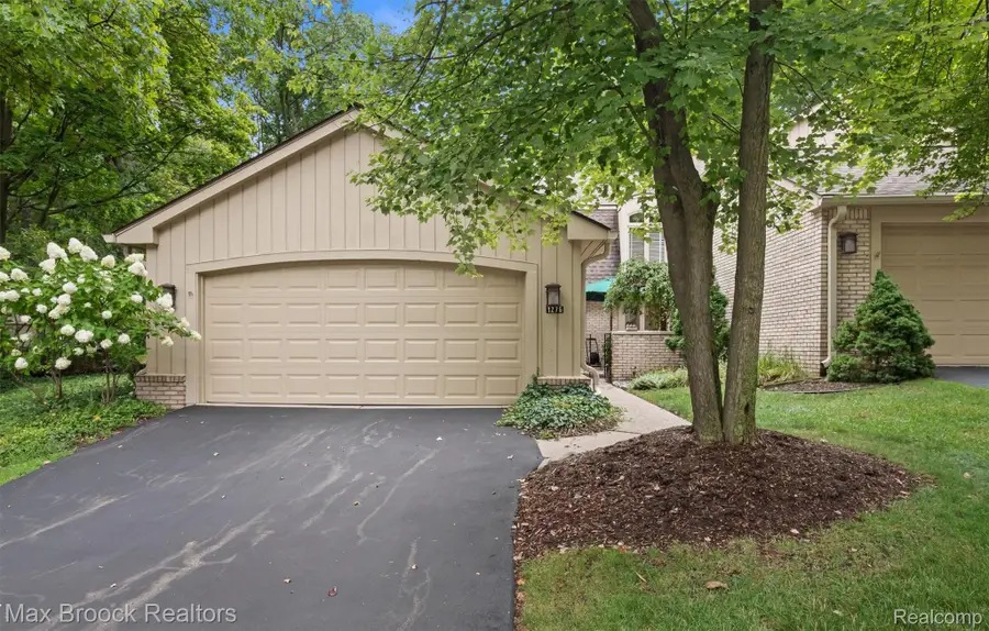 1276 Greenglen Court, Bloomfield, MI 48304 - #3