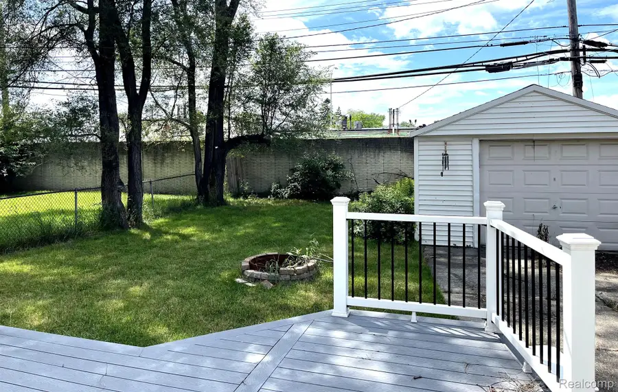 28817 Groveland Street, Madison Heights, MI 48071 - #3