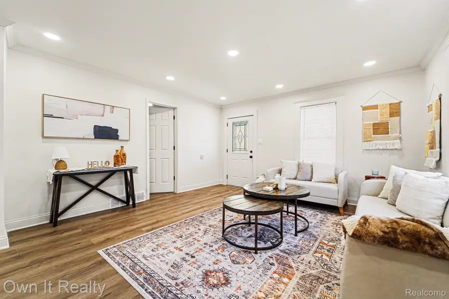 25605 Yale Street, Dearborn Heights, MI 48125 - #2