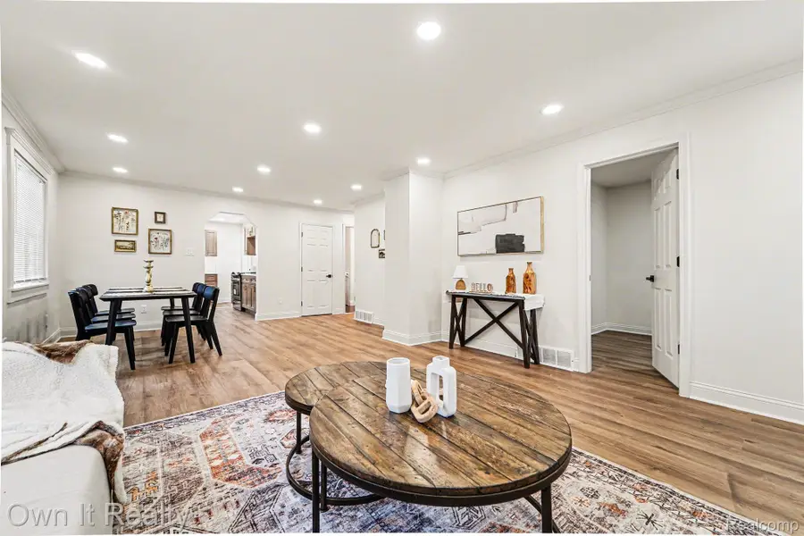 25605 Yale Street, Dearborn Heights, MI 48125 - #3