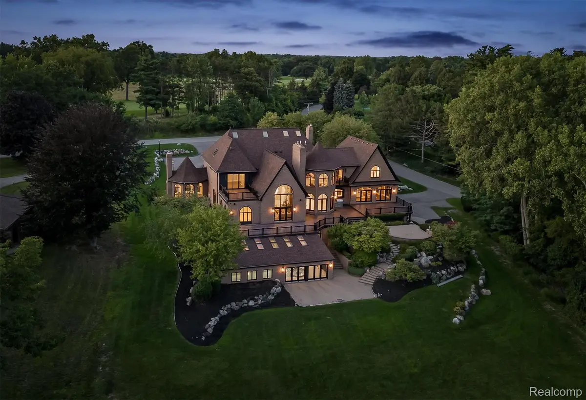 5305 Elmgate Bay Drive, Orchard Lake Village, MI 48324 - #1