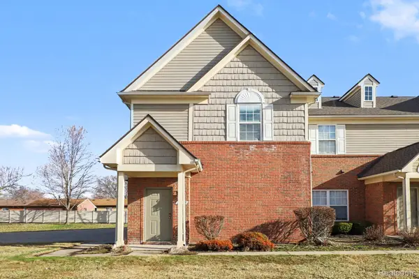 20049 Hidden Oaks Drive, Trenton, MI 48183