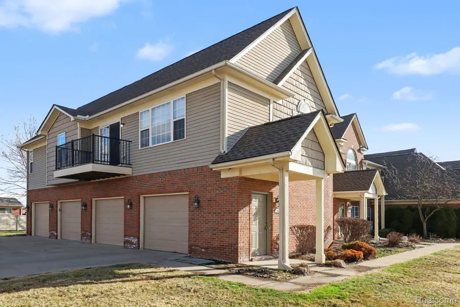 20049 Hidden Oaks Drive, Trenton, MI 48183 - #2