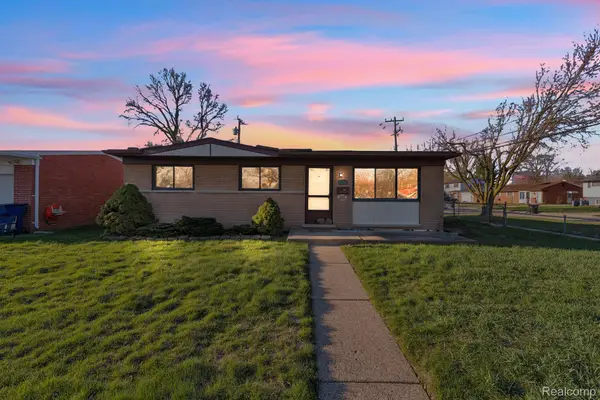 34381 Rosslyn Street, Westland, MI 48185