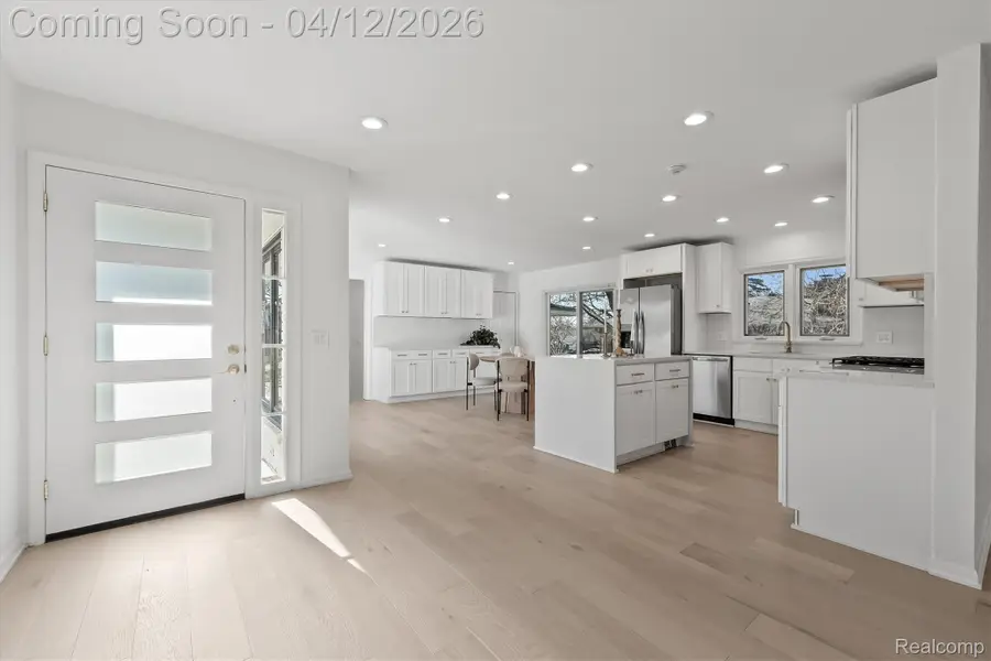 6850 White Pine Drive, Bloomfield Hills, MI 48301 - #3